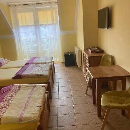 Pod Delfinem ホームステイ レバル