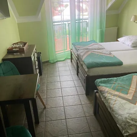 Pod Delfinem ホームステイ レバル