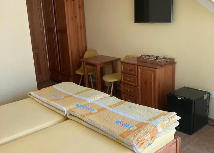 Pod Delfinem Kwatera prywatna Rewal